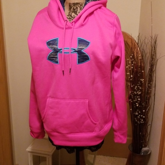 Under Armour Tops - 💙Hot pink Under Armour sweatshirt💙